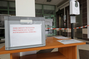 Od 24 stycznia urzędy zamknięte. Wchodzi praca zdalna. Jest tylko kilka wyjątków