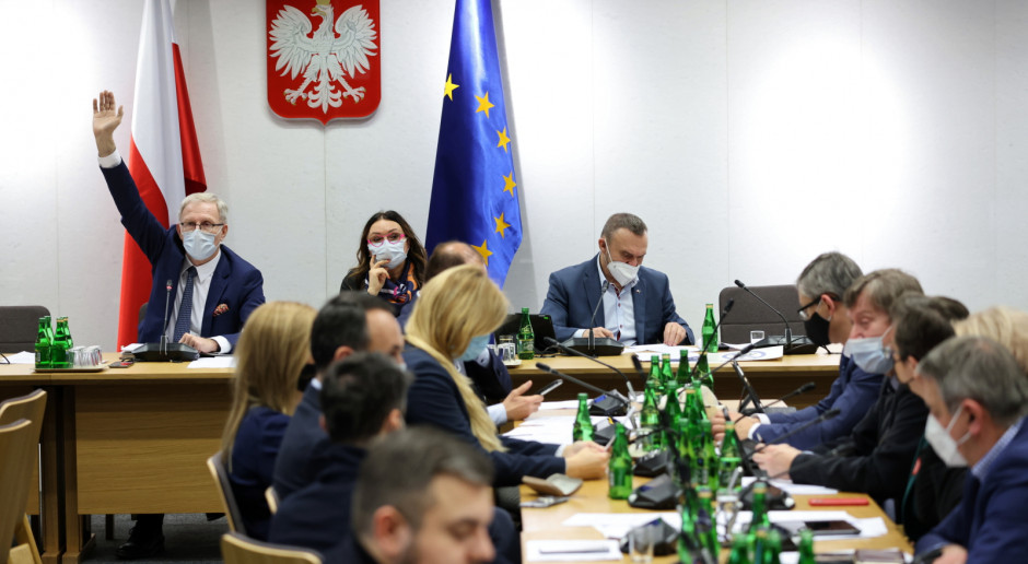 Sejmowa Komisja Zdrowia o weryfikacji covidowej skończyła, zanim zaczęła. Posiedzenie zamknięto