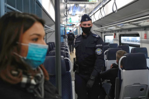 Nowe obostrzenia. W Dzienniku Ustaw opublikowano rozporządzenie covidowe. Jest też o Ukrainie