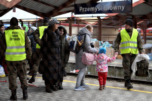 Codziennie dwa pociągi będą wiozły na Ukrainę pomoc humanitarną. Wrócą z kobietami i dziećmi