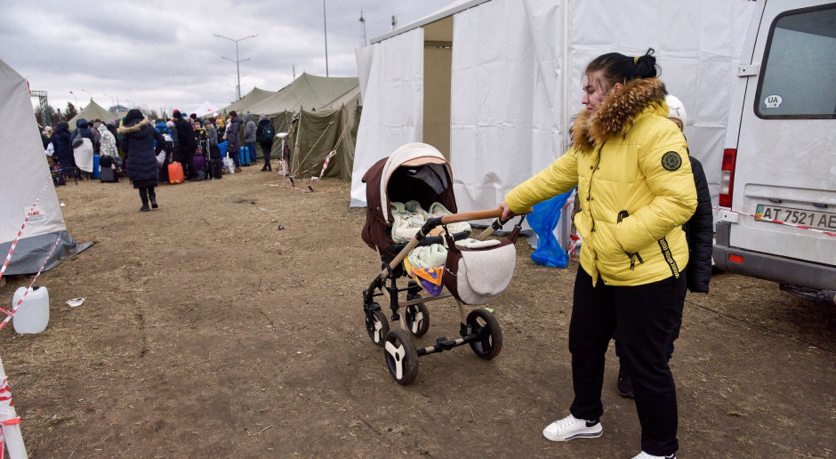 Uchodźcy z Ukrainy: NFZ zapłaci za ich leczenie, recepty na razie odręczne