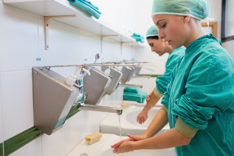 ¿Volverán las enfermeras a las escuelas postsecundarias?  El Ministerio de Salud respondió