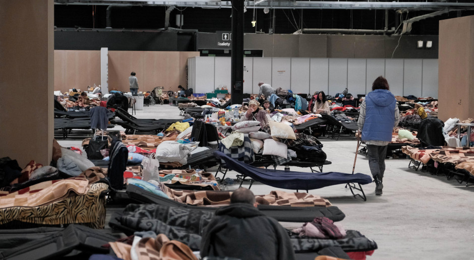 Ośrodek recepcyjny dla uchodźców z Ukrainy w halach Centrum Targowo-Wystawienniczego Ptak Warsaw Expo w Nadarzynie Fot. PAP/Mateusz Marek Opiekunowie medyczni protestują: nic o nas bez nas