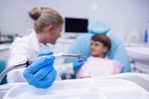Ortodonta na NFZ dla dzieci. Do kolejki rodzice zapisują już trzylatki