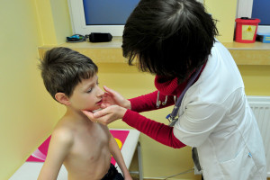 Grypa i rotawirusy atakują dzieci. Poradnie i szpitale przepełnione