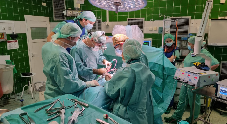 Po raz pierwszy ortopedzi i torakochirurdzy operowali wspólnie w Krakowie. To ogromna szansa