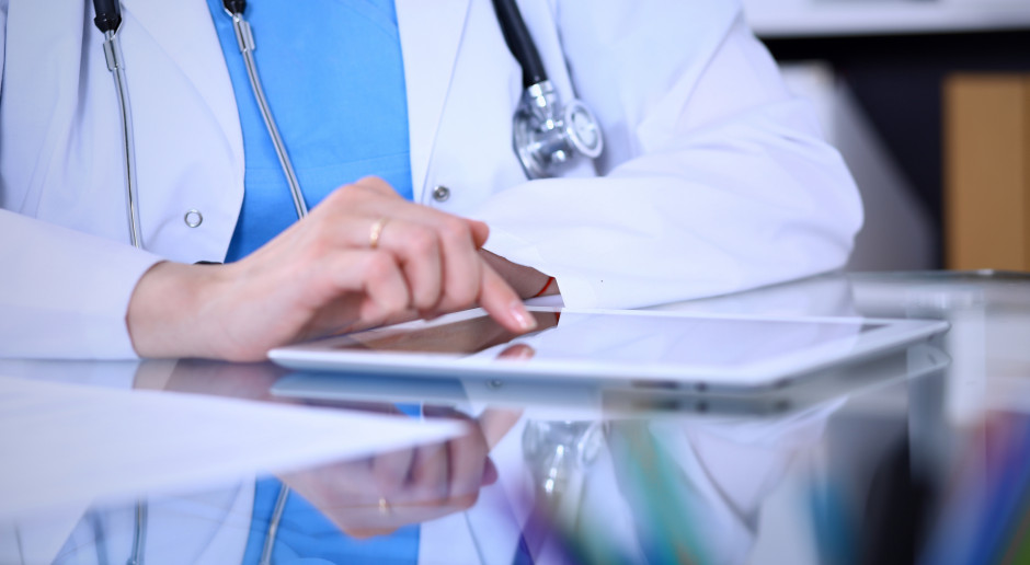 Będzie podpis biometryczny i pieniądze z unijnych projektów. Fot. Shutterstock O EDM w Sejmie: przyspieszać czy nie? "Potrzebny bardziej wyrafinowany algorytm upoważnień"