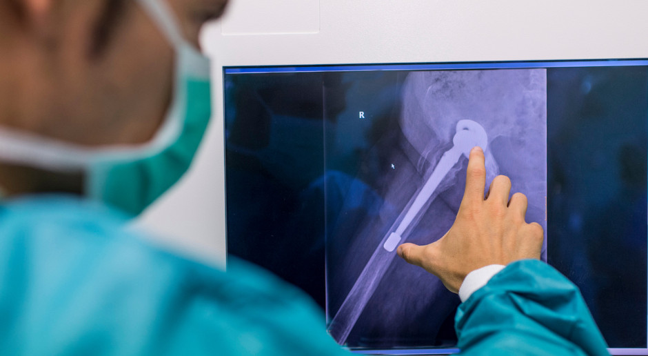 Spór o płace ortopedów w Szpitalu Klinicznym w Otwocku trwa Fot. AdobeStock (zdjęcie ilustracyjne) Rezydenci też chcą odejść ze szpitala w Otwocku. Wcześniej papierami rzuciło 43 ortopedów