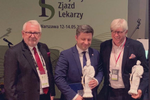 Michał Dworczyk został nagrodzony przez szefa samorządu lekarskiego minionej kadencji