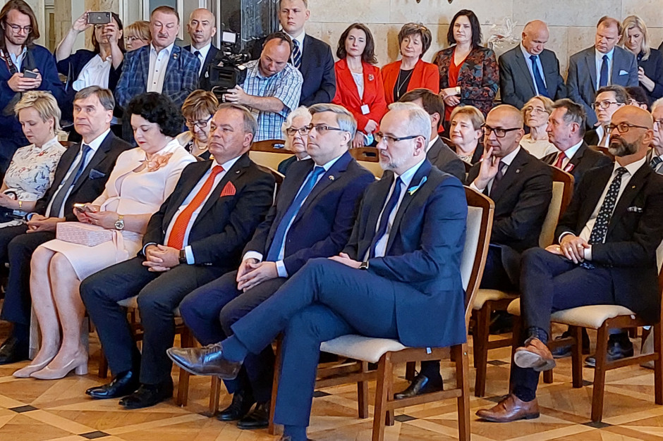W jubileuszowym spotkaniu z pracownikami gliwickiego Instytutu Onkologii wziął udział, między innymi minister zdrowia Adam Niedzielski Fot. Twitter