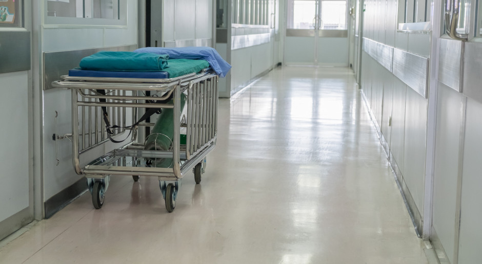 MZ: zakaz odwiedzin pacjentów bezprawny. Szpitalom grożą wielotysięczne kary