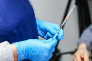 Prof. Pyrć: szczepionka przeciw ospie wietrznej nie chroni przed małpią