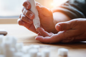 Polscy naukowcy zamierzają pomóc osobom z cukrzycą. Mają pomysły na chorobę cywilizacyjną