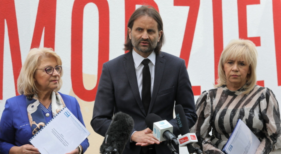 Wiceminister Piotr Bromber jest odpowiedzialny za ustawę o płacy minimalnej. Fot. PAP/Paweł Supernak Bromber o podwyżkach wynagrodzeń medyków: historyczne