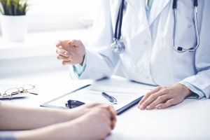 Komunikacja w medycynie: zaufanie między pacjentem a lekarzem buduje się z czasem