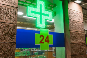Ile mogą kosztować nocne dyżury aptek? Resort zdrowia przedstawia wyliczenia