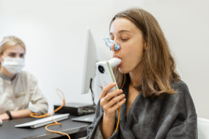 Astma. Nie wszyscy znają nowe metody leczenia. "e-Recepta 2.0. poprawi skuteczność pracy lekarzy"