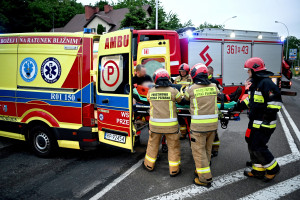 Karetka w każdej gminie i strażacy jako ratownicy medyczni? Będzie Fundusz Ochrony Ludności
