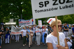 Pielęgniarki jadą do Warszawy. Będzie manifestacja przed Sejmem