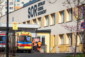 Fuzja szpitali w Bydgoszczy i &quot;kompleks Torunia&quot;. Rektor się nie pojawił, posłowie urażeni