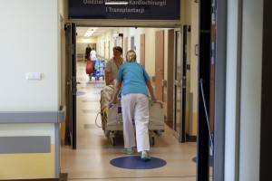 Loi sur la réforme hospitalière d'ici septembre.  D'abord, un pilote pour une dizaine d'hôpitaux