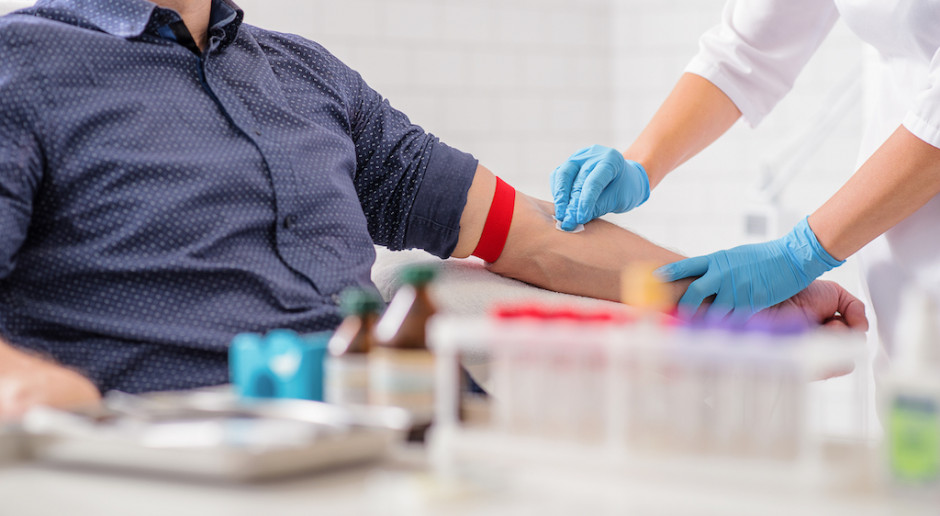 Samodzielna interpretacja wyników badania krwi nie jest prosta. Pomoże aplikacja Fot. Shutterstock Badania krwi. Diagnozę z morfologii poda polska aplikacja. Nowy system już dostępny w sieci