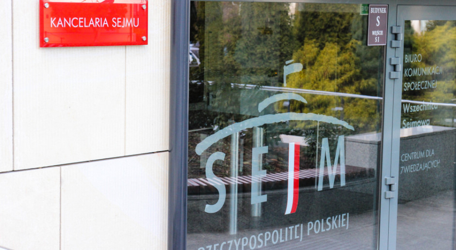 Sejm RP, fot. Shutterstock 6 lipca w Sejmie nowy budżet NFZ, rynek farmaceutyczny i dostępność leków