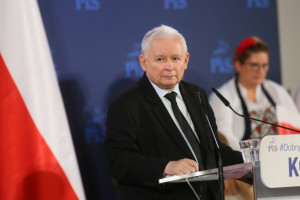 Kaczyński: jak lekarz jest naprawdę wybitny to niech zarabia, nawet 80 tys. Prezes PiS stawia warunek