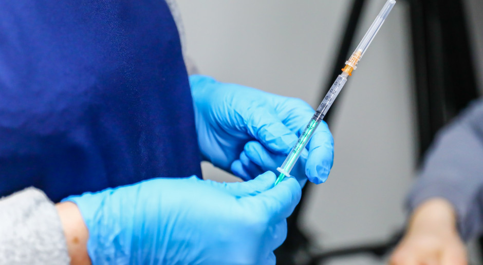 Komisja Europejska podpisała umowę na dostawy szczepionek białkowych przeciwko COVID-19