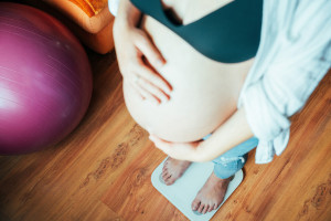 Głodówki i restrykcyjne diety w ciąży. Coraz więcej ciężarnych z anoreksją