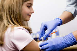 Grzesiowski: Polacy nie chcą szczepić dzieci. Dwunastokrotny wzrost odmów w ciągu dekady