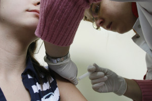 Samorządy szczepią przeciw HPV. Kiedy powszechny program szczepień i bezpłatna szczepionka?
