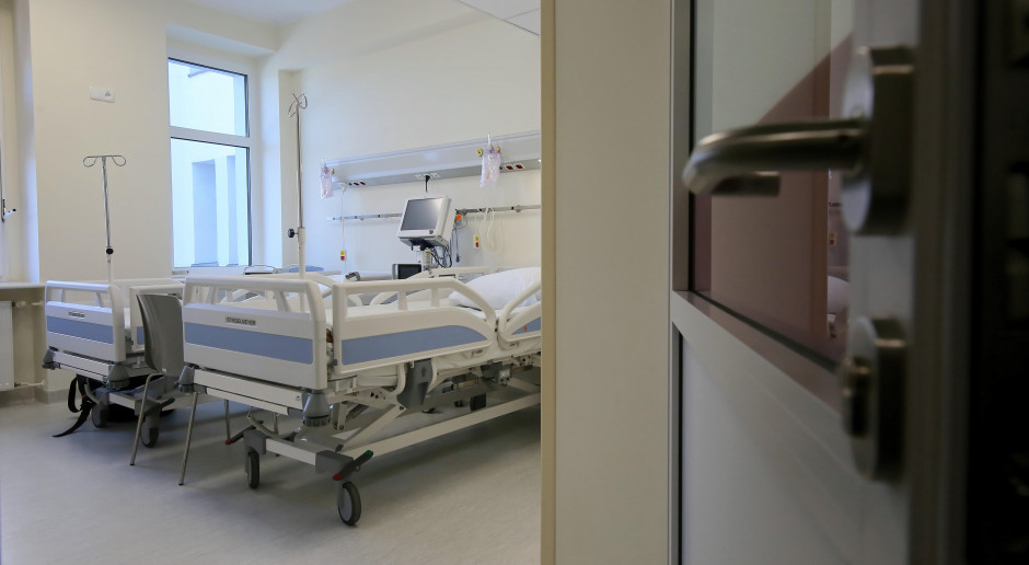 "Koło ratunkowe dla szpitali jest dziurawe". Ekspertka ostrzega: szpitale znowu zaczną tonąć