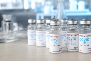 Polska odsprzedała 15 mln szczepionek przeciw COVID-19, bezpłatnie przekazała 11 mln