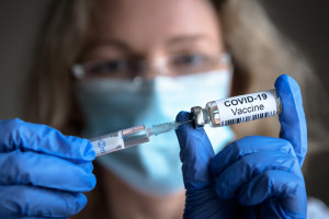 W Polsce wykonano dotąd 56 860 178 szczepień przeciw COVID-19