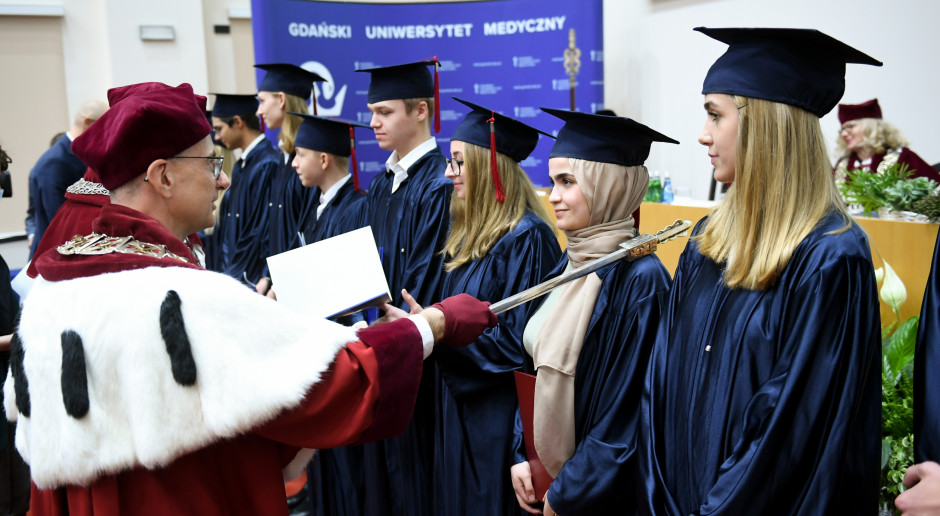 Sejm: Komisja Finansów za przesunięciem 150 mln zł dla uczelni, w tym szkół medycznych