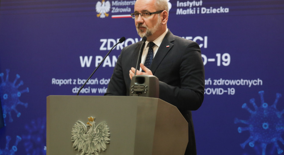 Minister zdrowia Adam Niedzielski podkreśla rolę kadr w ochronie zdrowia Fot. PAP/Albert Zawada Niedzielski: nie ma nic ważniejszego niż kadry. W tym roku 10 815 miejsc na kierunku lekarskim