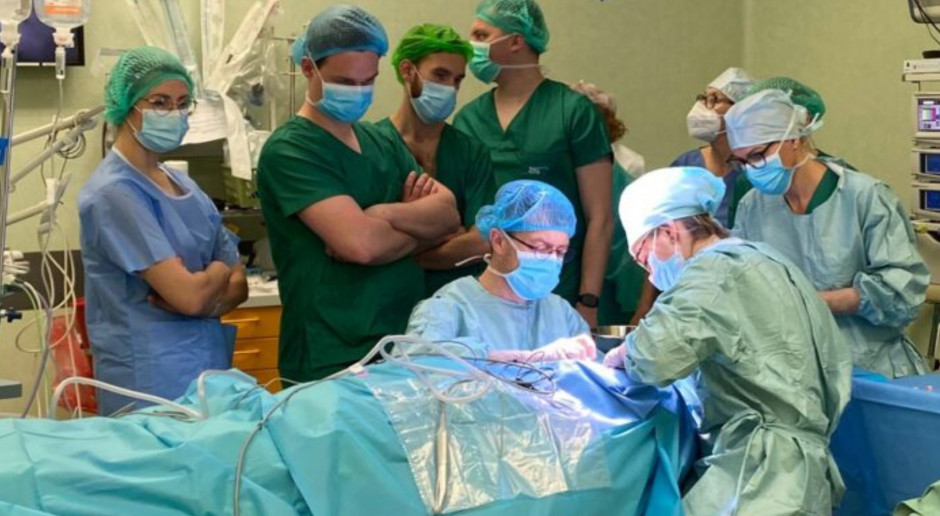 Szpital rozpoczyna program leczenia niedosłuchu aktywnym implantem kostnym. Drugi w Polsce