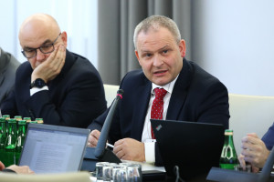 Komisja Zdrowia odrzuciła rządowy projekt ustawy o zmianach w budżecie NFZ. Co zrobi Sejm?
