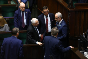 Sejm nie zgodził się na odrzucenie ustawy o zawodach lekarzy. Projekt dziś wraca do Komisji