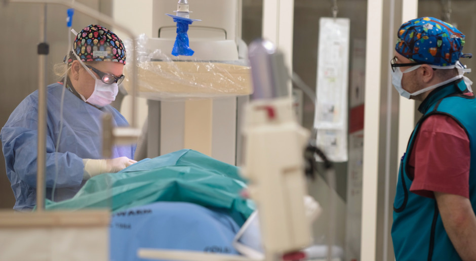 Radiologia i diagnostyka obrazowa cieszą się zainteresowaniem rezydentów. Fot. PAP/Andrzej Grygiel Hitem chirurgia stomatologiczna, endokrynologia i radiologia. Na geriatrię i chirurgię klatki piersiowej chętnych brak