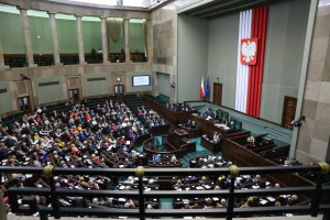 Rewolucja w finansowaniu świadczeń. Kontrowersyjna nowelizacja ustawy o zawodzie lekarza przyjęta przez Sejm