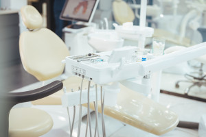 Ceny u dentysty jeszcze wzrosną. "Koszty materiałów stomatologicznych szybują"