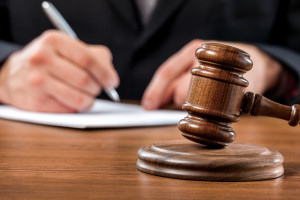 Sąd uniewinnił lekarza oskarżonego o przestępstwa seksualne wobec 14-latki