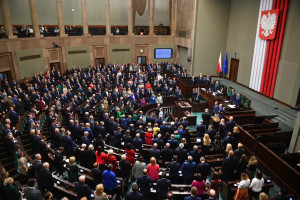 Projekt ustawy o zawodzie ratownika medycznego po głosowaniu w Komisji. 2 grudnia finał w Sejmie