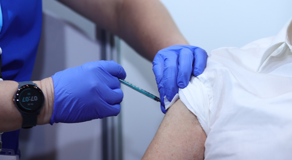 W Polsce wykonano ponad 57 mln 676 tys. szczepień przeciw COVID-19
