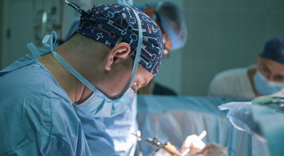 Medycy z Ukrainy chcą podejować pracę w Polsce. Fot. Shutterstock Fala medyków z Ukrainy. 5 tysięcy wniosków o pracę od lekarzy, 2 tysiące od pielęgniarek