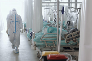 Szpital tymczasowy za 98 mln zł. "Budżet był z dnia na dzień coraz wyższy"