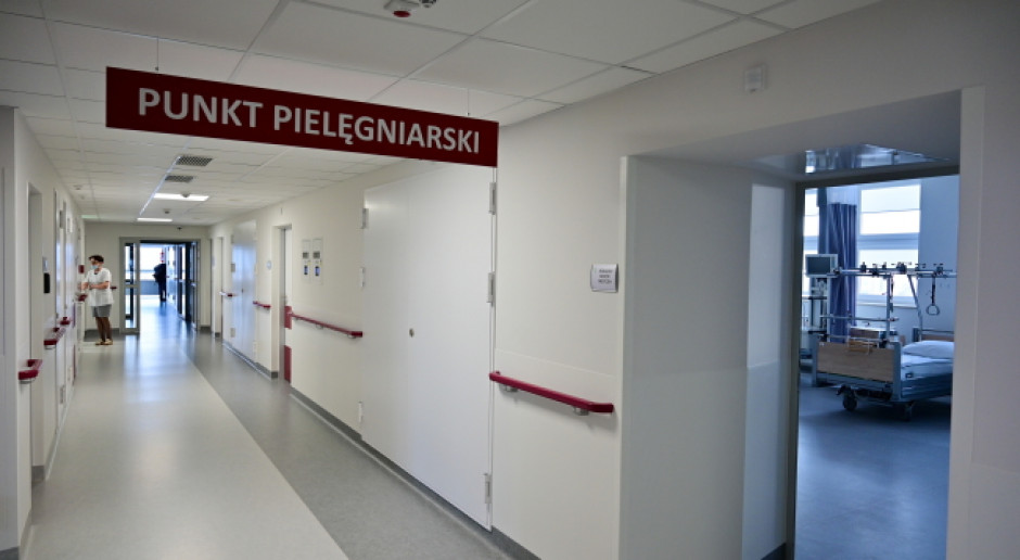 Związek Powiatów Polskich pisze do wiceministra ws. podmiotów leczniczych, które mogą mieć problem z wykonaniem ryczałtu na poziomie 98 proc. Fot. PAP/Art Service 2 Instrument pomocowy dla ponad 250 podmiotów leczniczych. ZPP pisze do wiceministra