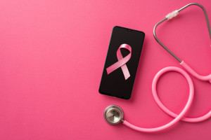 Prof. Jacek Fijuth: wysoką umieralność z powodu raka piersi można obniżyć
